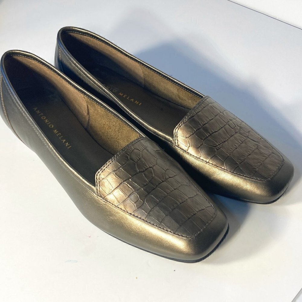 Antonio Melani NWOT SZ 7.5 Bronze Gold Metallic Leather Flats Croc Old Money